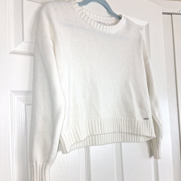 Hollister White Crewneck Long Sleeve Cropped Knit Sweater - Picture 3 of 5